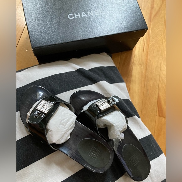 CHANEL - Mules Sandals 🖤 - Picture 3 of 5